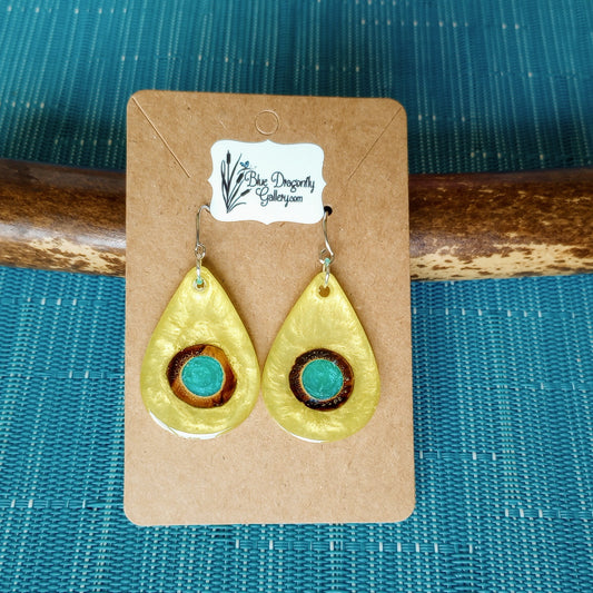 Teardrop shaped earrings